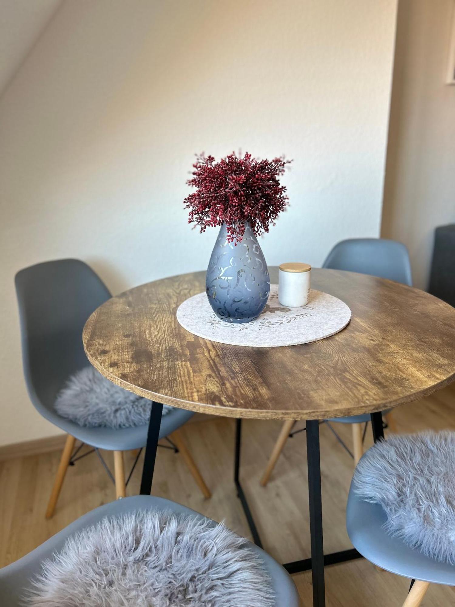 Gemuetliches Altstadtapartment Mit Balkon Und Smart Tv Erfurt Bagian luar foto