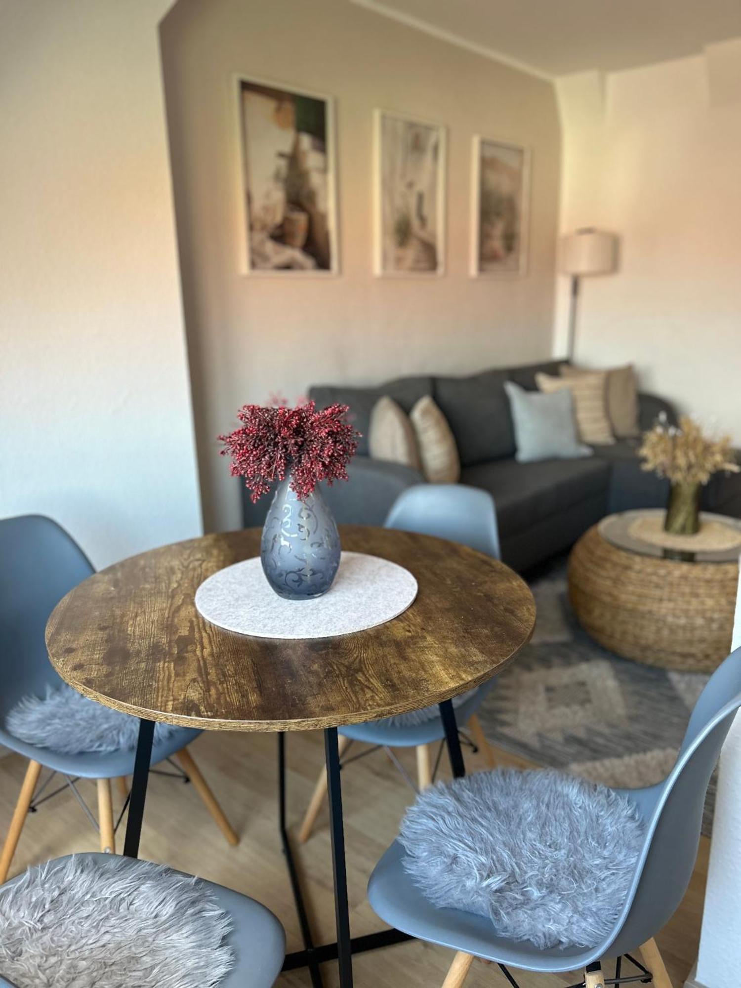 Gemuetliches Altstadtapartment Mit Balkon Und Smart Tv Erfurt Bagian luar foto